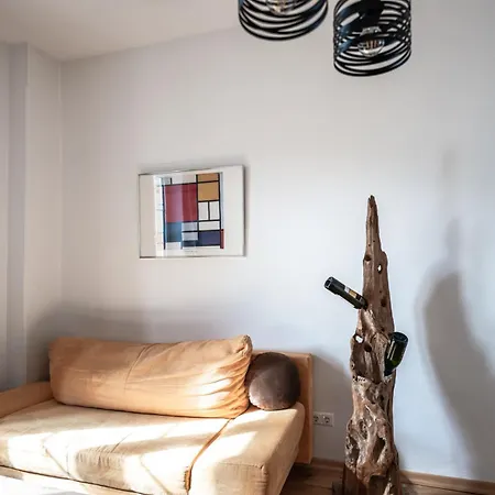 Apartment Domitian 2 *