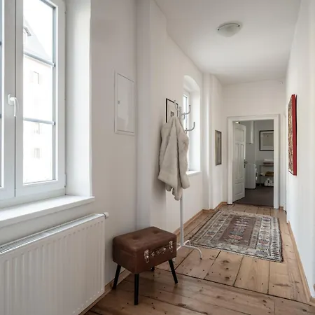 Apartment Domitian 2 *