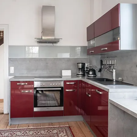 Domitian 2 Apartment